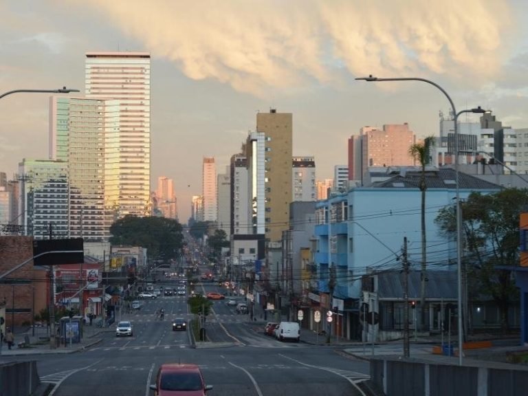 Locação de Caçambas em no bairro Santa Cândida Curitiba